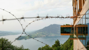 La d&eacute;l&eacute;gation iranienne rentre &agrave; T&eacute;h&eacute;ran apr&egrave;s d'"intenses discussions" en Suisse