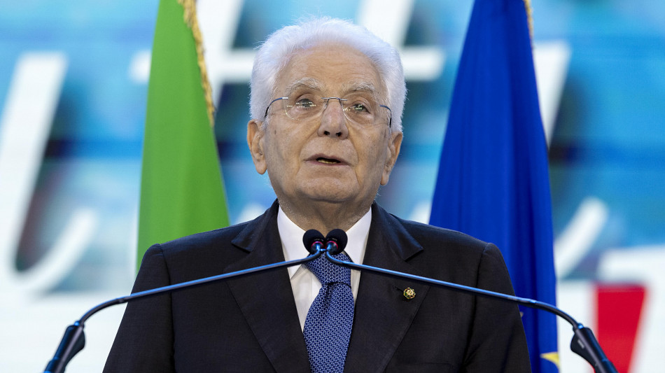 Mattarella, fondamentale ci sia pari dignit&agrave; di ogni Stato