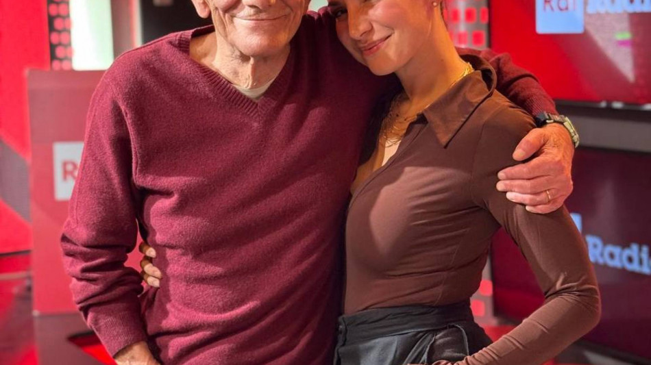 Vecchioni, 'lanciai disco De Gregori dalla finestra per invidia'