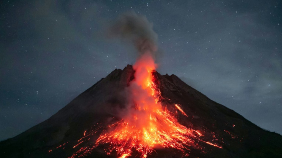 Nueva espectacular erupci&oacute;n del volc&aacute;n indonesio Merapi
