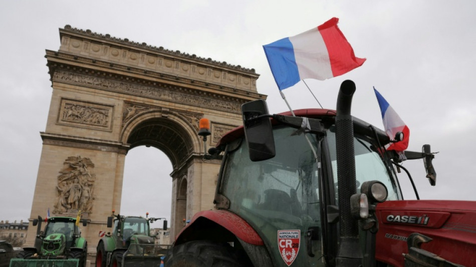 Traktoren am Eiffelturm: Franz&ouml;sische Bauern protestieren gegen Mercosur