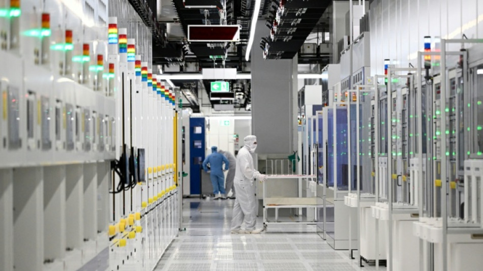 Ifo: Arbeitsmarkt stabilisiert sich - Firmen streichen etwas weniger Jobs 