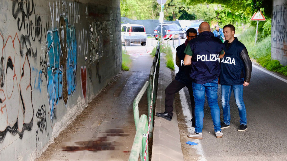 Ucciso a coltellate a Padova, una persona interrogata da ore