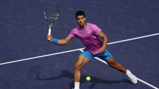 Alcaraz vence Marozs&aacute;n e vai &agrave;s quartas do Masters 1000 de Indian Wells