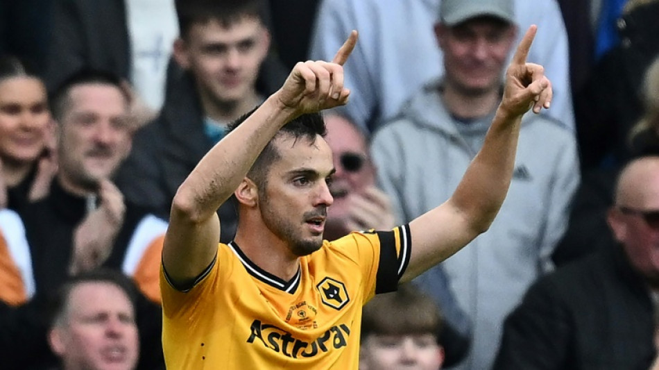 Wolverhampton vence Sheffield United (1-0) e &eacute; oitavo na Premier League