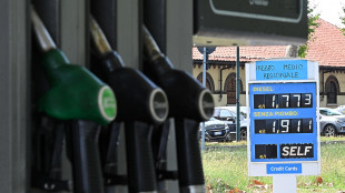 Mimit, ancora ribassi per i carburanti, verde self a 1,814 euro