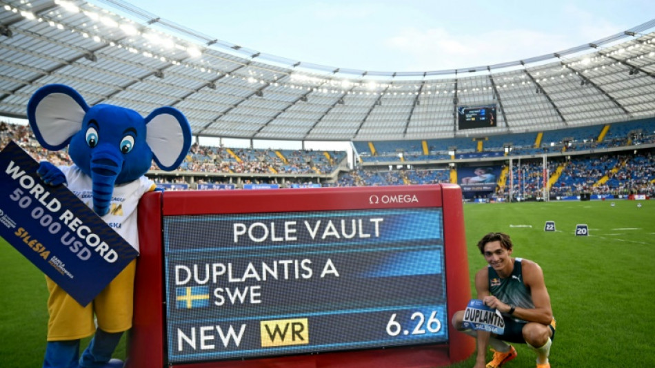 Duplantis quebra seu pr&oacute;prio recorde mundial do salto com vara