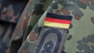 Litauen-Brigade nimmt Form an: Staatssekret&auml;r Hartmann bei Aufnahme von Bundeswehr-Soldaten