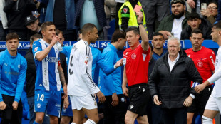 Böser Tritt: Mbappé sieht erstmals Rot im Real-Trikot