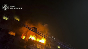 Drone su abitazione a Zaporizhzhia, tre feriti e un incendio