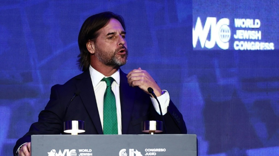 El Parlamento de Uruguay aprueba la ley de medios y el presidente veta un pol&eacute;mico art&iacute;culo
