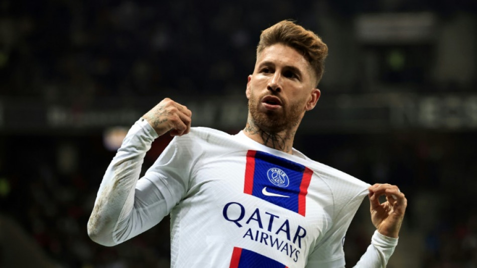 Paris Saint-Germain anuncia sa&iacute;da do zagueiro Sergio Ramos