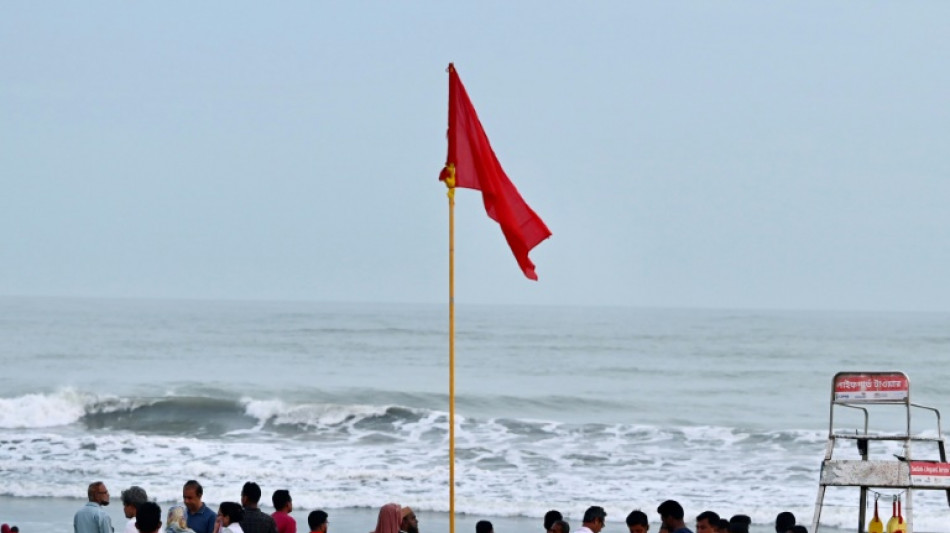 Banglad&eacute;s evacua a refugiados en previsi&oacute;n del cicl&oacute;n Mocha