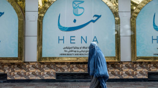 Entra en vigor en Afganist&aacute;n cierre de salones de belleza ordenado por los talibanes