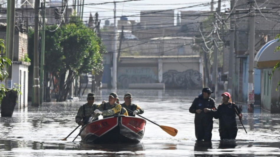 Pobladores del centro de M&eacute;xico luchan por sobrevivir en medio de inundaci&oacute;n