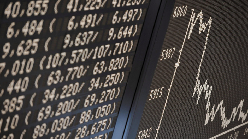 Borsa: Europa gira in calo con Wall Street