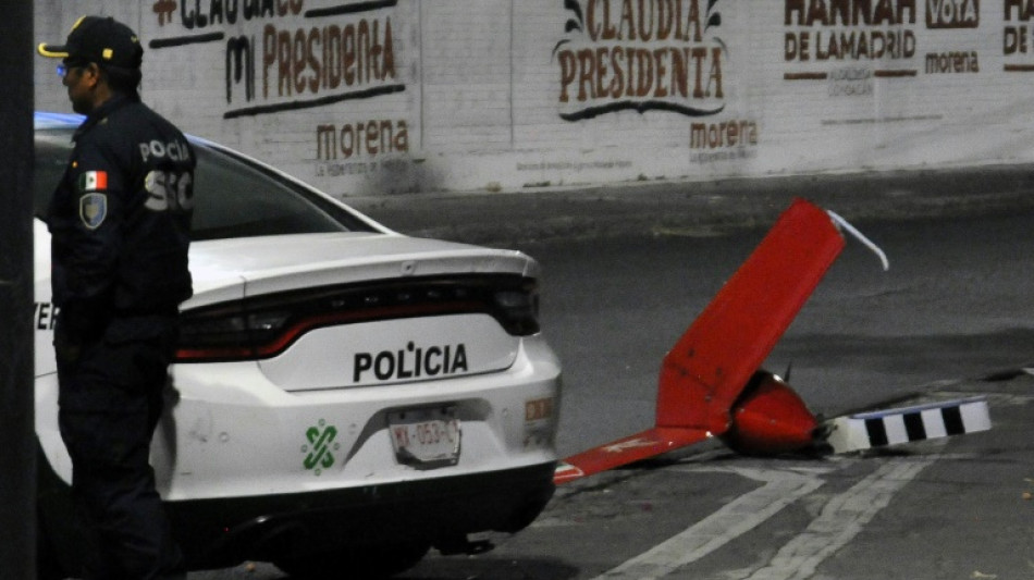 Tres muertos por el desplome de un helic&oacute;ptero en Ciudad de M&eacute;xico