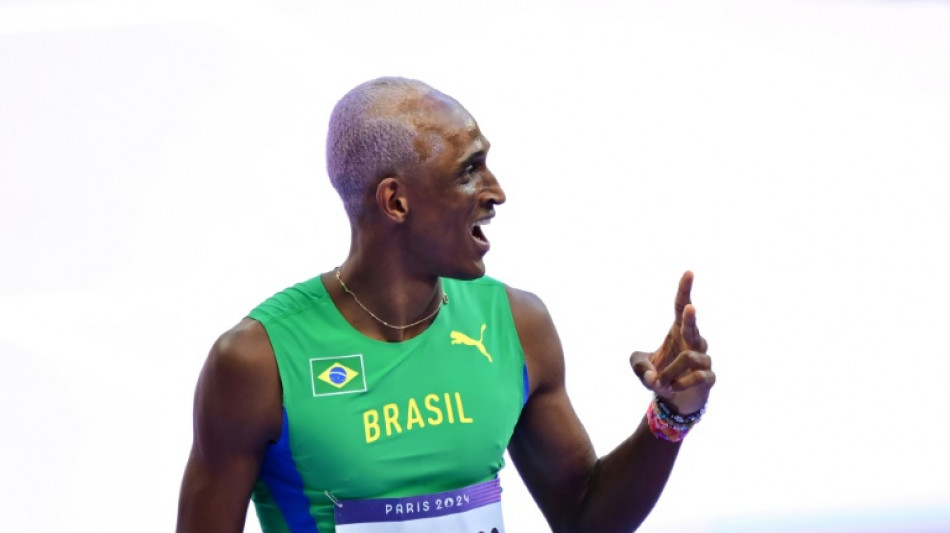 Alison dos Santos e Matheus Lima avan&ccedil;am &agrave;s semifinais dos 400m com barreiras em Paris