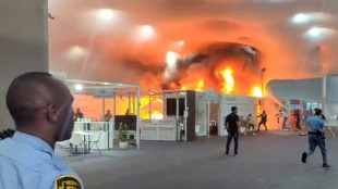 Un incendie fait d&eacute;railler les derni&egrave;res 24 heures de n&eacute;gociations de la COP30