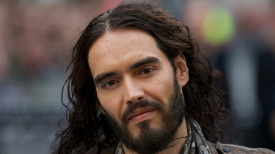 La polic&iacute;a de Londres interroga a Russell Brand, acusado de agresiones sexuales