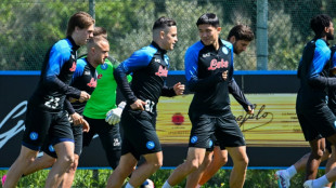 Una noche de suspense en N&aacute;poles marca la vuelta de los cuartos de Champions