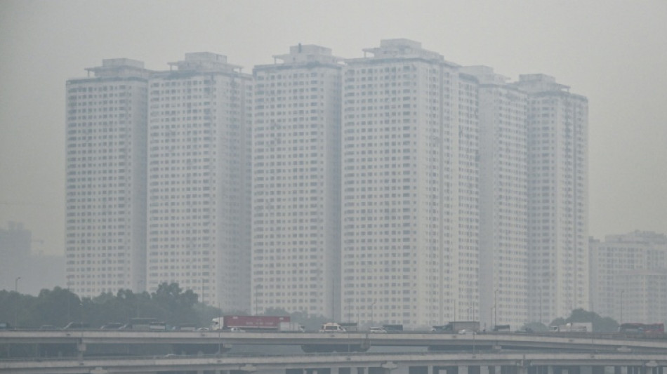 Vietnams Hauptstadt Hanoi in dichten Smog gehüllt
