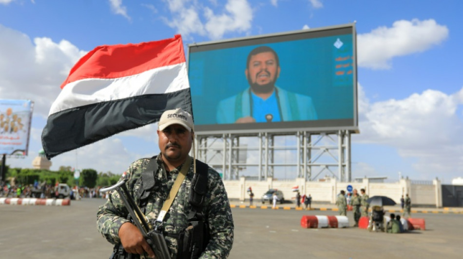 Al menos dos muertos por ataques israelíes a objetivos hutíes en la capital de Yemen