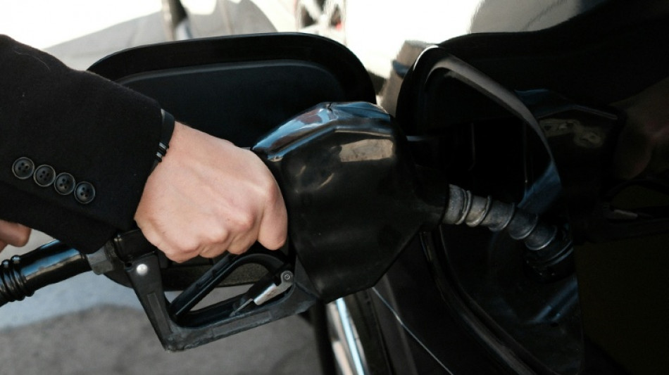 Oil hovers around $100, stocks mixed as Iran war rages