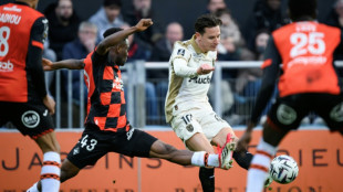 Lens &eacute; derrotado na visita ao Lorient (2-1) e perde chance de tomar lideran&ccedil;a do PSG