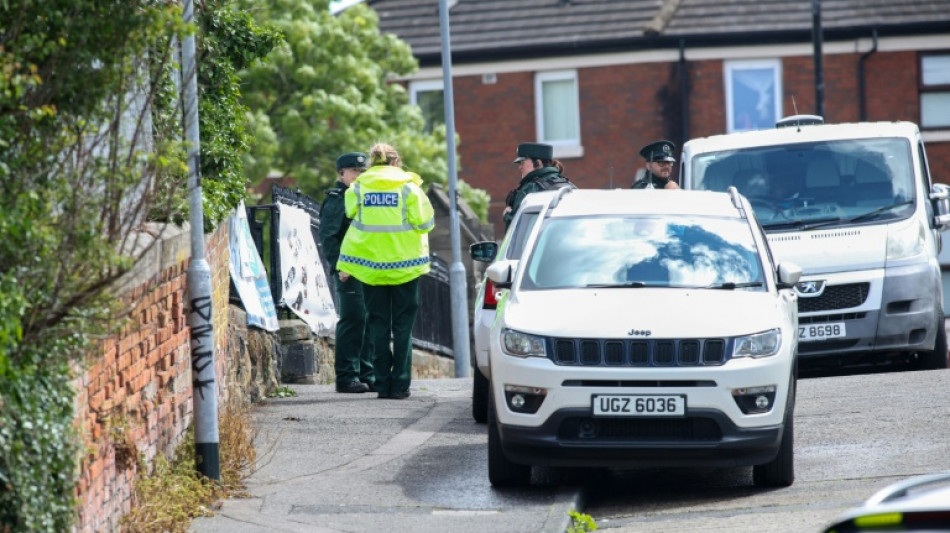 Le suspect de l'attaque de Belfast devant un juge, au lendemain d'&eacute;meutes anti-immigr&eacute;s 