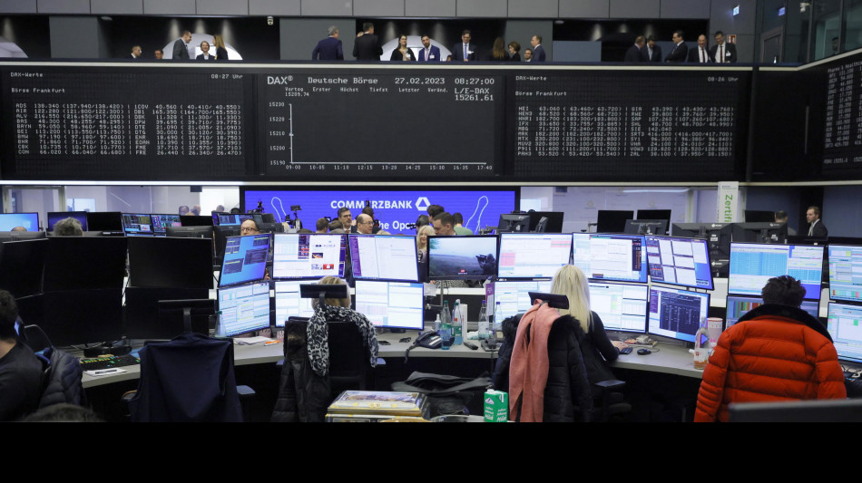 Borsa: Europa parte in cauto rialzo, Francoforte +0,28%
