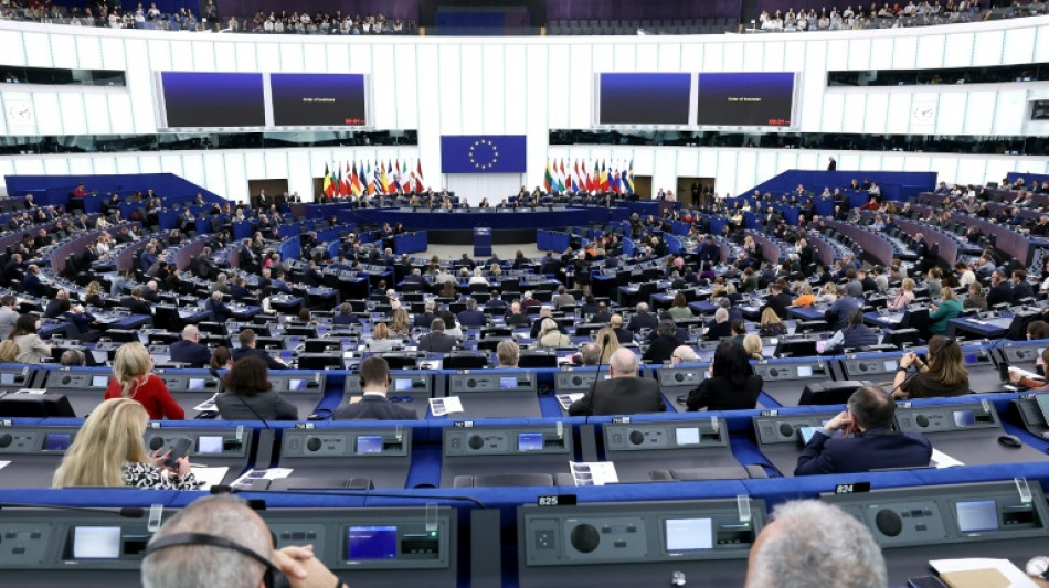 Parlamento Europeo adopta definitivamente dos textos clave para endurecer la pol&iacute;tica migratoria