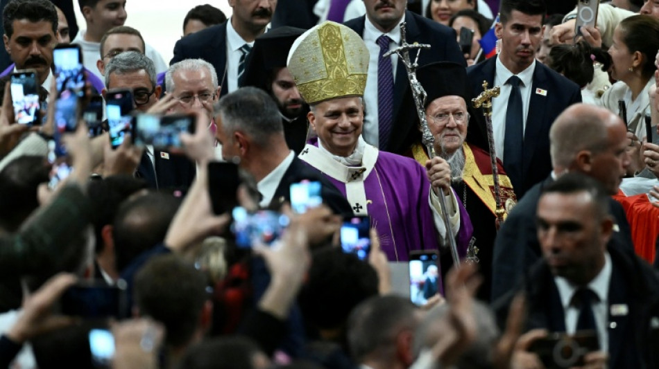 Papst Leo XIV. feiert Messe in Istanbul - Aufruf zu interreligi&ouml;sem Dialog