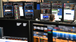 Borsa: Europa incerta con lente su Hormuz, gi&ugrave; il petrolio e il gas