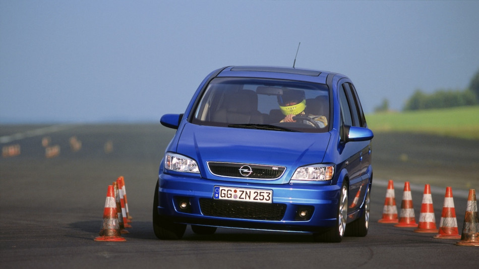 Cgia, 'Italia &egrave; Paese Ue con pi&ugrave; auto, ma calano gli autoriparatori'
