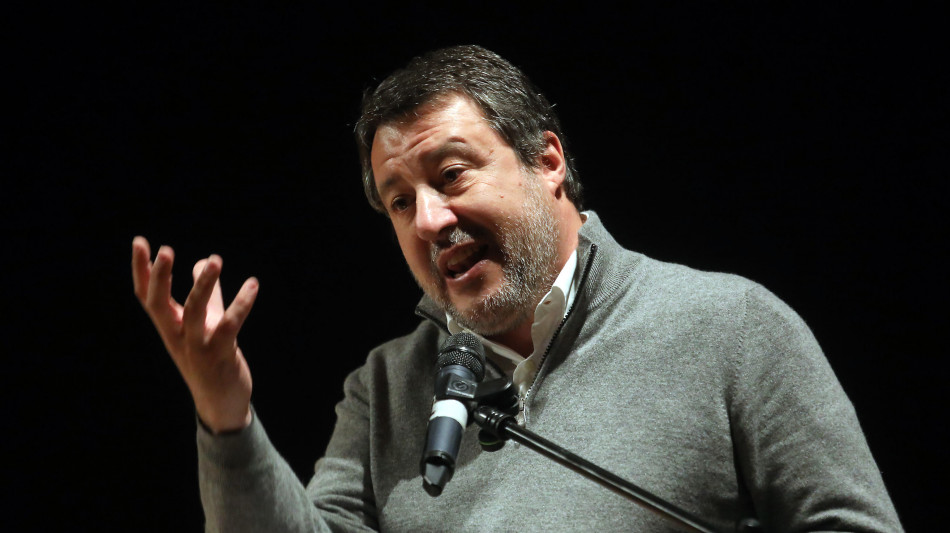 Salvini, 'o l'Ue ci permette di cambiare le regole o lo facciamo da soli'