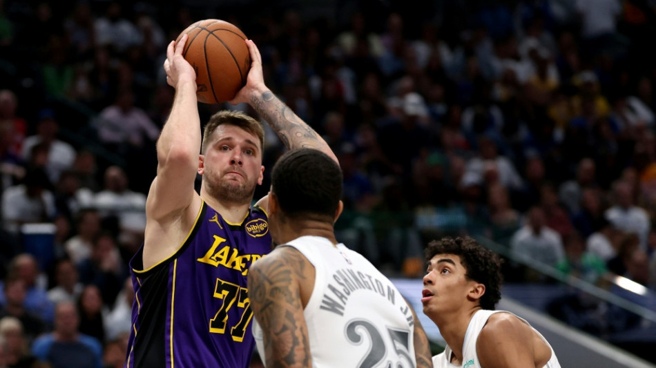 Tränen und "Danke"-Shirts: Doncic glänzt bei Dallas-Rückkehr