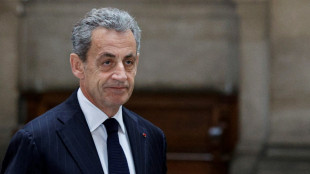 El expresidente francés Sarkozy tendrá que llevar un brazalete electrónico tras su condena por corrupción