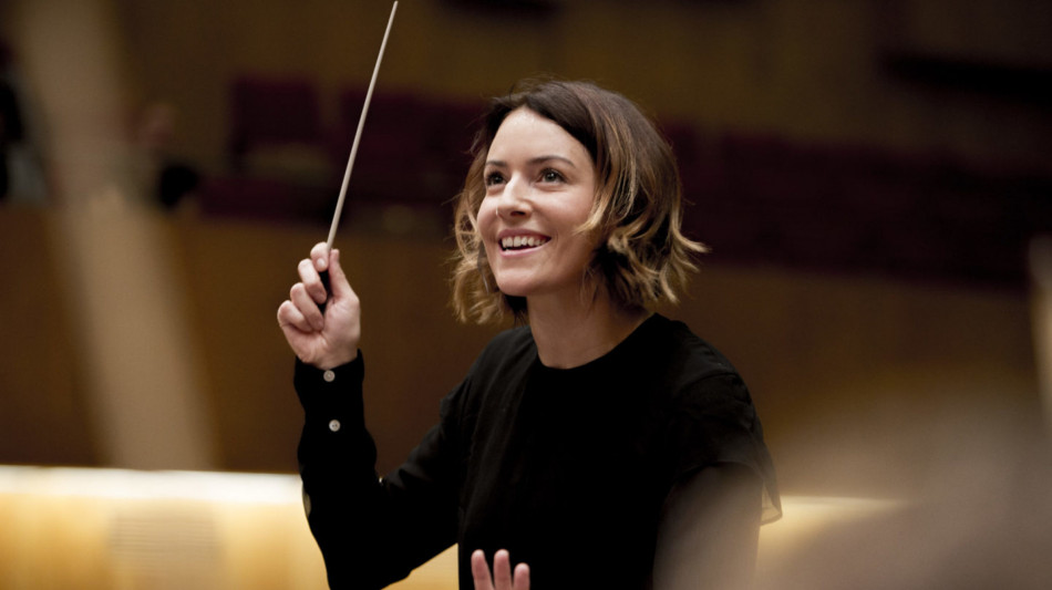 Alondra De La Parra debutta con la Filarmonica Toscanini