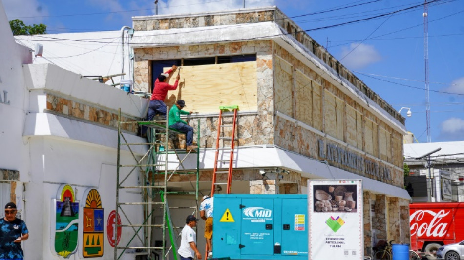 Hurac&aacute;n Beryl se fortalece a categor&iacute;a 3 cerca de las costas de M&eacute;xico