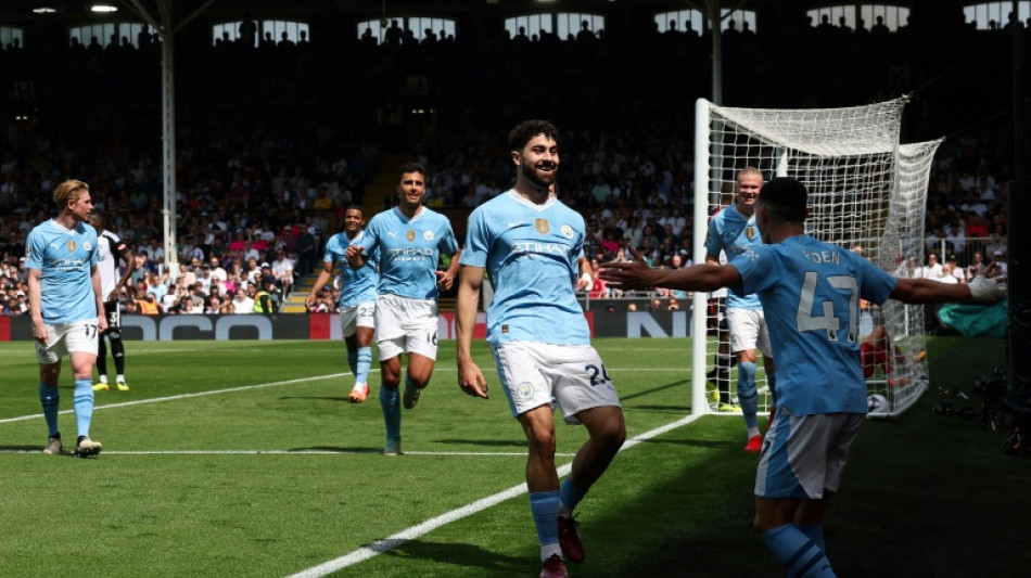 City goleia Fulham e aumenta aumenta press&atilde;o sobre o Arsenal