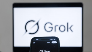 Tre ragazze fanno causa a Grok negli Usa per immagini pornografiche