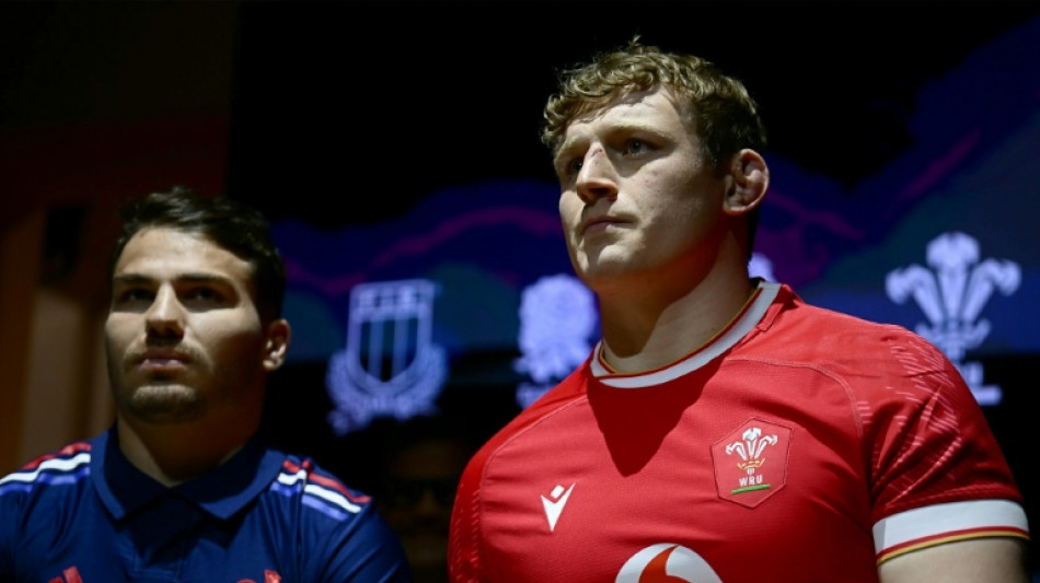 Wales captains Morgan and Lake sign for Gloucester
