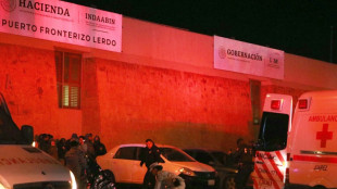 Incendio en centro de detenci&oacute;n en M&eacute;xico deja 39 migrantes muertos y 29 heridos