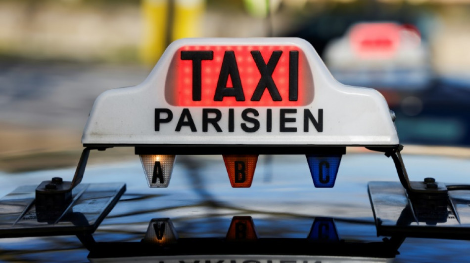 Antes de los JJ OO de Par&iacute;s-2024, la caza de los taxis clandestinos