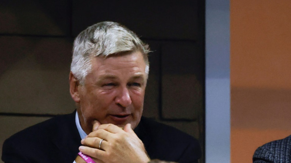 Alec Baldwin presenta demanda por caso de tr&aacute;gica muerte durante rodaje