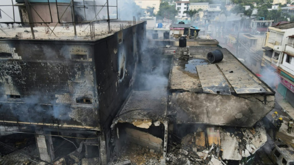 Explosi&oacute;n en Dominicana deja al menos 10 muertos mientras buscan desaparecidos