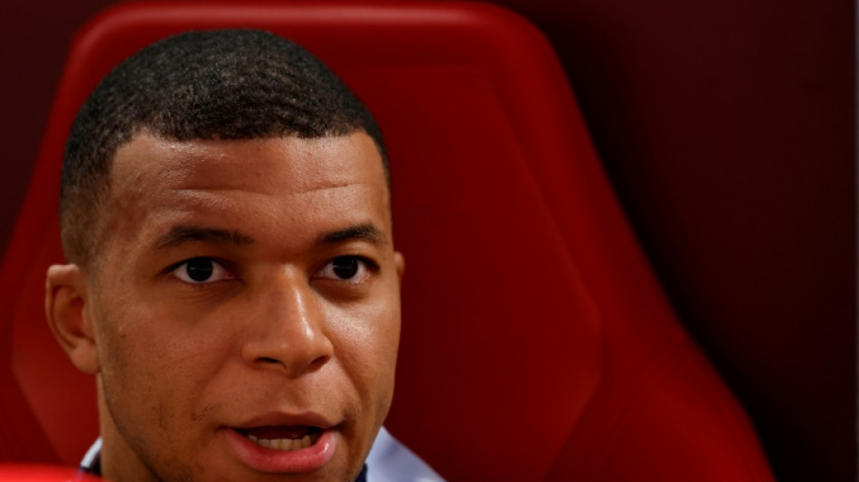 Kylian Mbapp&eacute; exige do PSG pagamento de b&ocirc;nus e sal&aacute;rios atrasados
