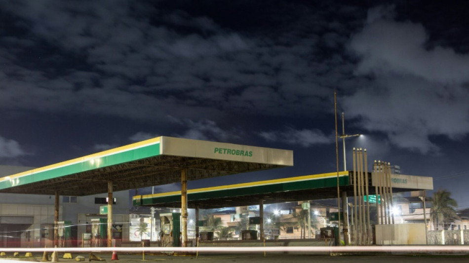 Petrobras deixa de alinhar pre&ccedil;os com mercado internacional ap&oacute;s promessa de Lula