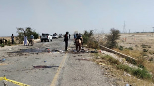 Nueve polic&iacute;as mueren en atentado reivindicado por grupo Estado Isl&aacute;mico en Pakist&aacute;n